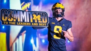 Michigan lands a commitment from talented dual-threat 2025 QB Carter Smith